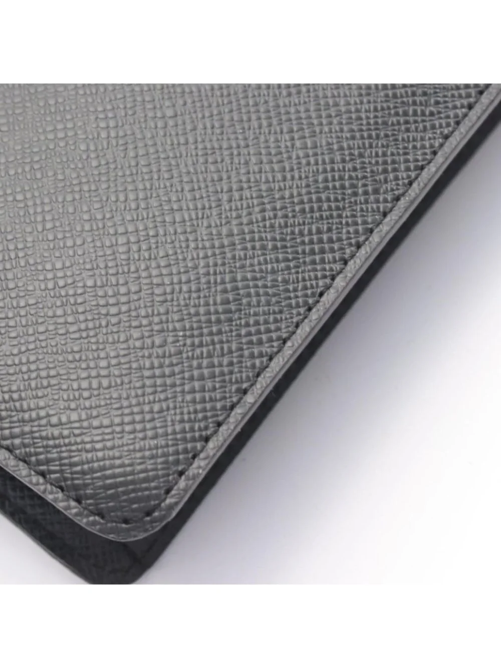 Louis Vuitton Clutch Belaia Ardoise Leather